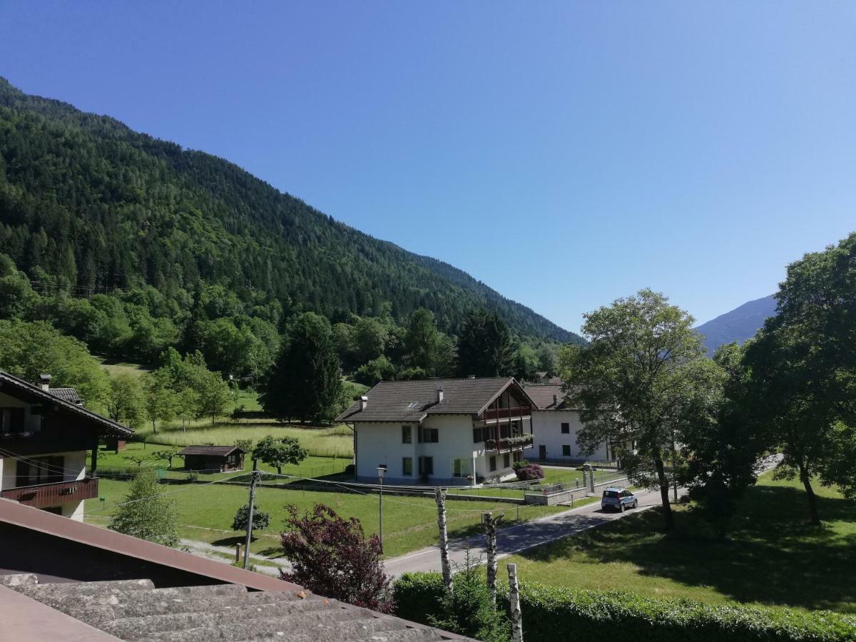 Attico Abbraccio Di Luce Apartamento Spiazzo  Exterior foto