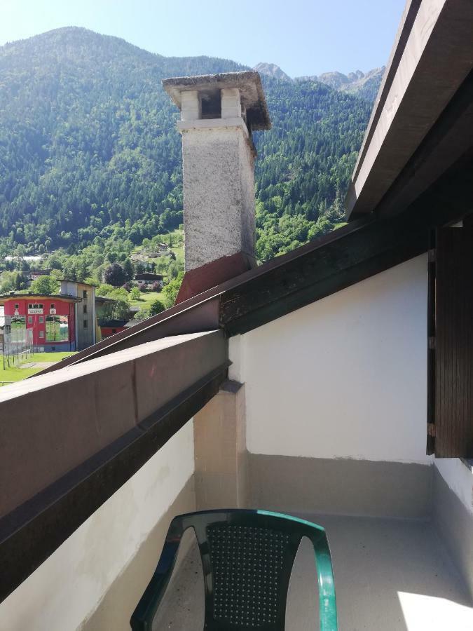 Attico Abbraccio Di Luce Apartamento Spiazzo  Exterior foto